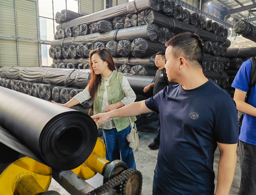 湖南益宏達(dá)新材料有限責(zé)任公司,HDPE、土工布、土工膜、土工格柵、排水網(wǎng)